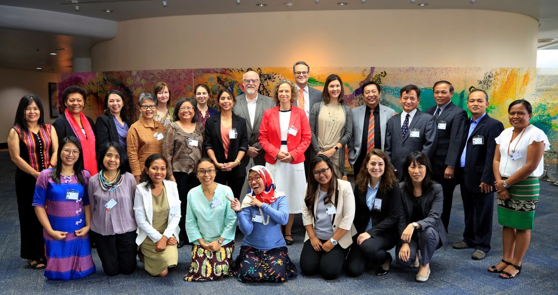 Representatives of NGOs focused on gender issues and women’s empowerment, as well as Members of Parliaments (MPs) from Southeast Asia interested in arms-control issues participated in the workshop.